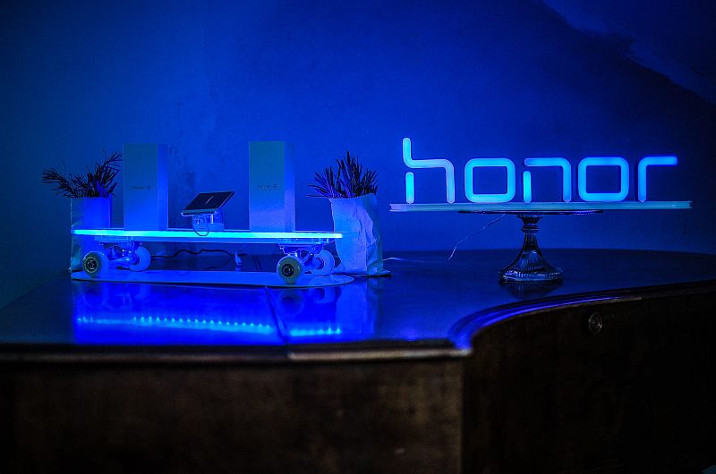 Honor 1