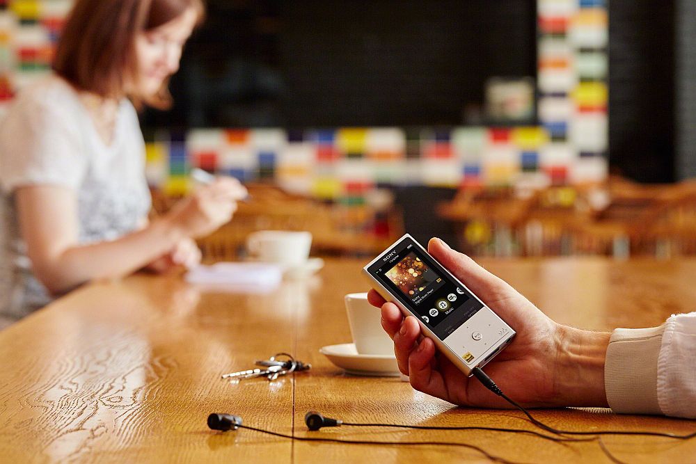 Sony Walkman NW ZX100HN lifestyle