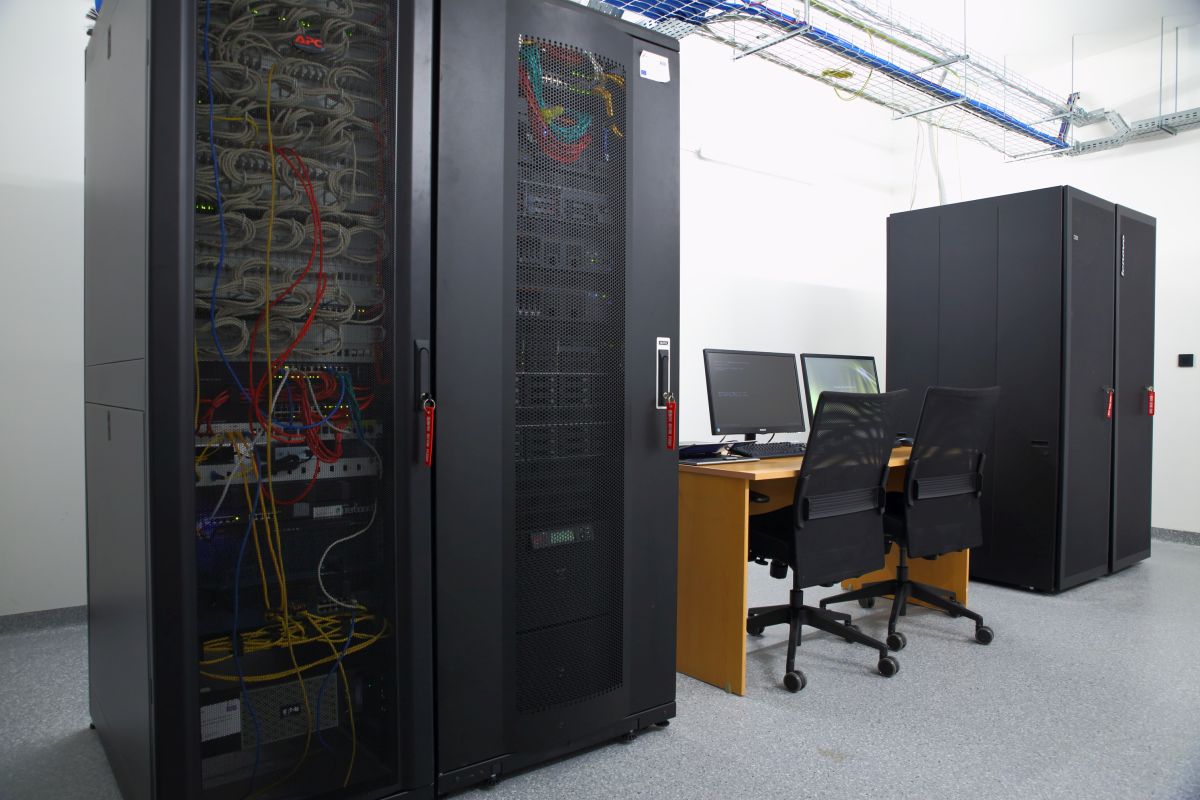 Poslovna inteligencija server sala web