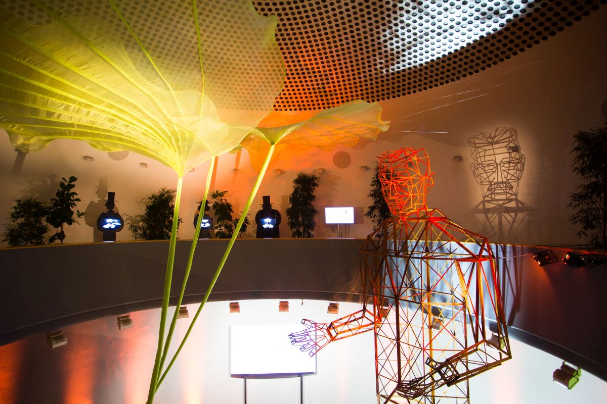 Nikola Tesla Mind from the Future