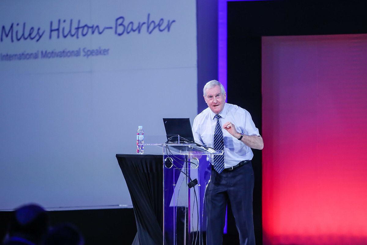 Hilton Barber 3
