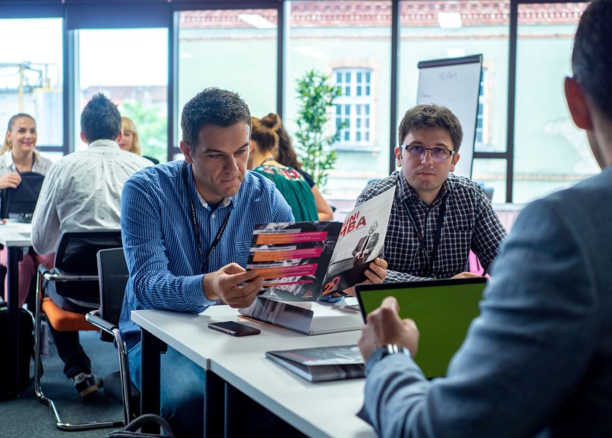 Algebra MBA Leadership 008