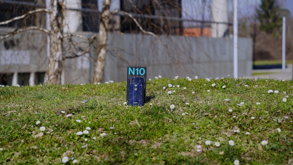 OnePlus Nord N10 5G - on the top - na vrhu