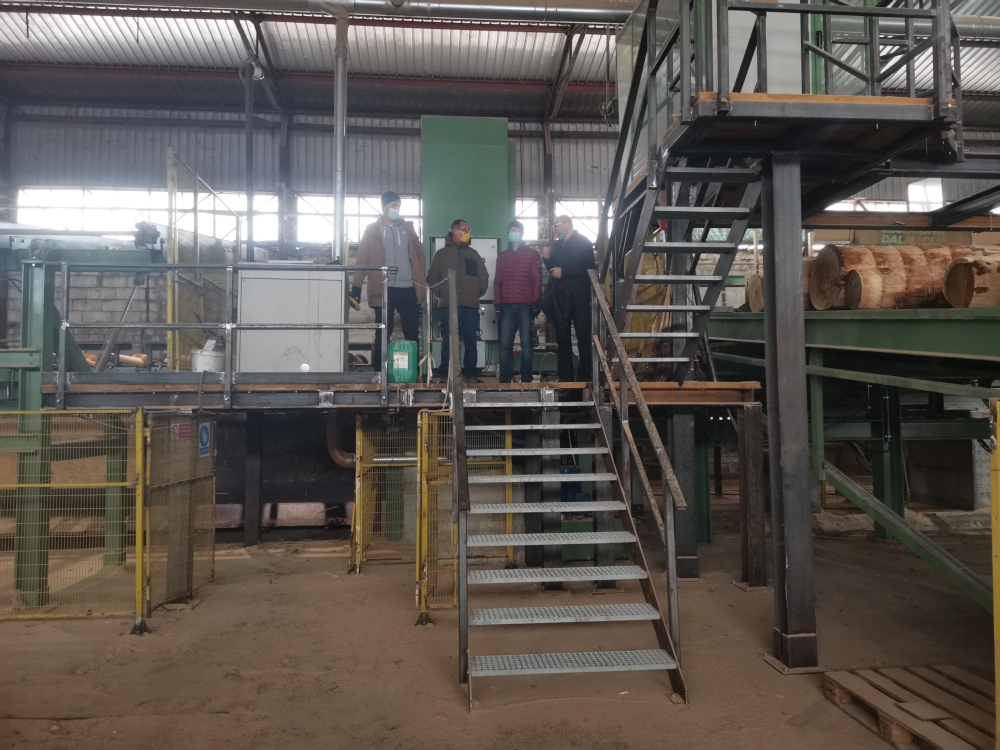 Pana d.o.o. s lijeva na desno: Danijel Klarić (Pana d.o.o.), Zlatko Budrović (Pana d.o.o.), Josip Tomičić (Drvodjeljska škola Zagreb, Željko Morić (Srednja strukovna škola Sisak)