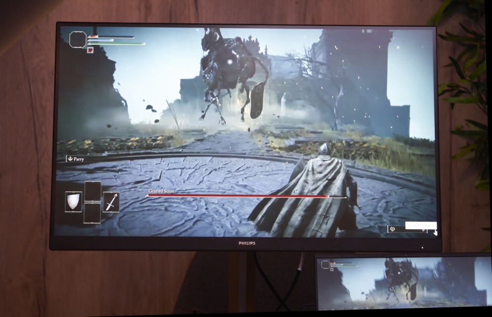 Philips Momentum 329M1 monitor Philips Momentum 329M1 monitor