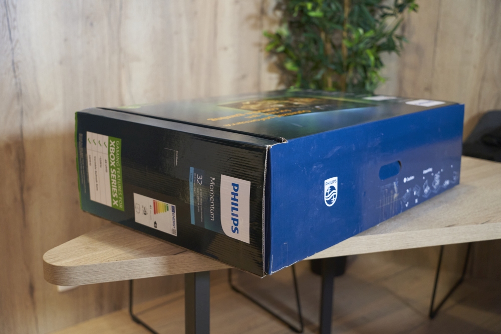 Philips Momentum 329M1 monitor Philips Momentum 329M1 monitor