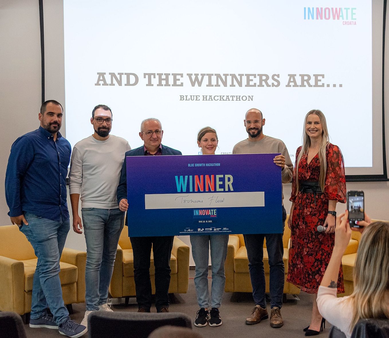 Splitski plavi pobjednik tim -TsunamiFlow