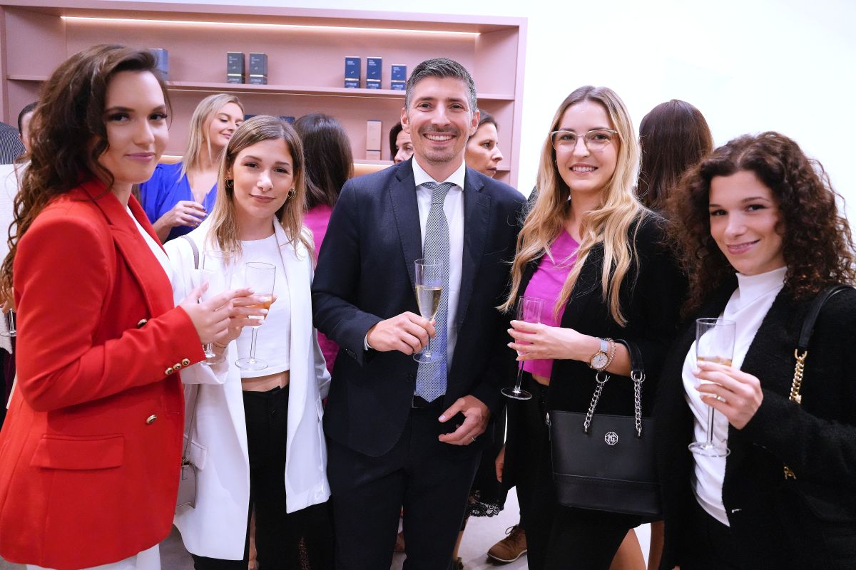 Otvorenje - Sinteza Skin Clinic Otvorenje - Sinteza Skin Clinic