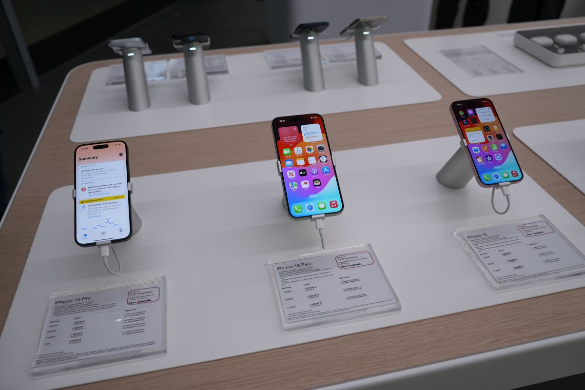 iPhone 15 Pro i iPhone 15 Pro Max