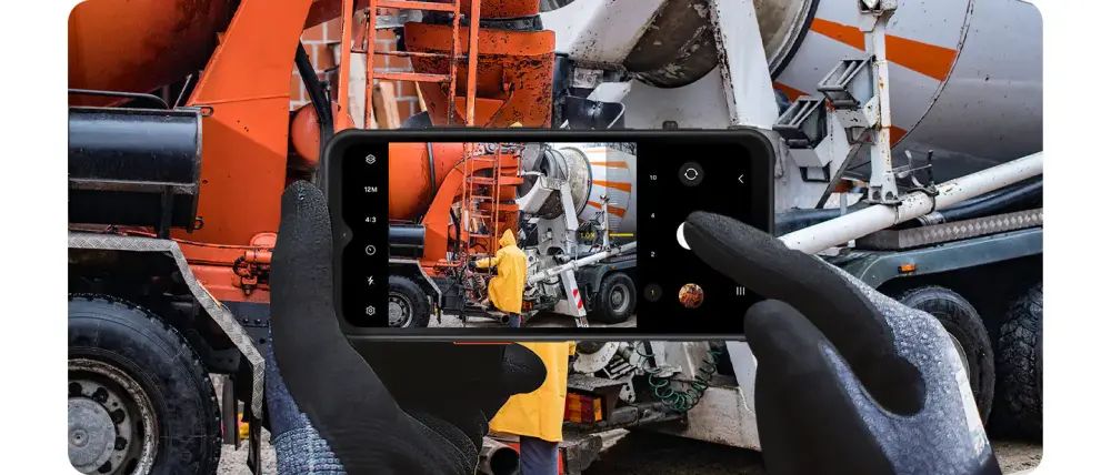 Samsung Galaxy XCover 7 - zaslon-rukavice