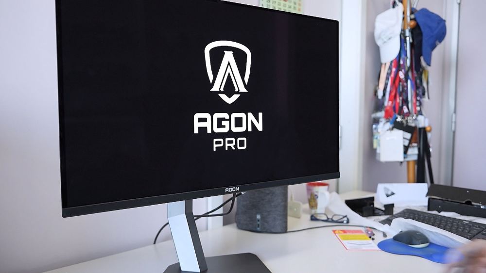 AGON PRO AG326UD - zaslon