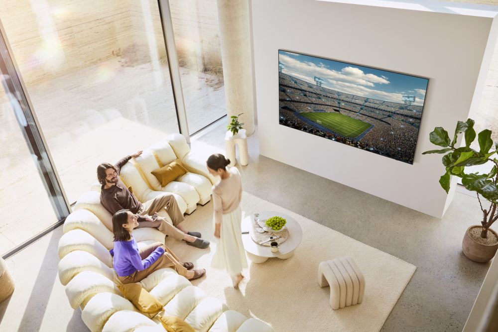 Samsung-TV-QN90 - gledanje utakmice 