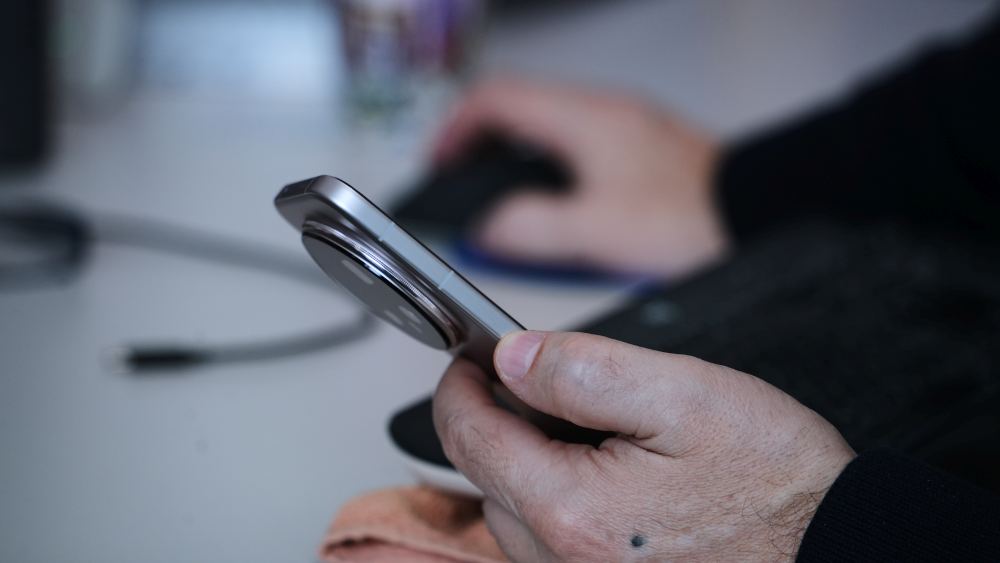 HONOR-Magic8-Pro-Profil