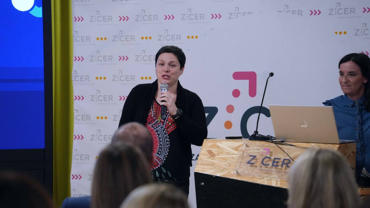 Fotografija: dr. sc. Anja Barešić, koordinatorica projekta AI4Health.Cro te voditeljica Laboratorija za računalnu biologiju i translacijsku medicinu na IRB-u