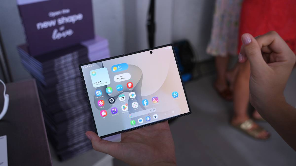 Galaxy-Z-Fold8 