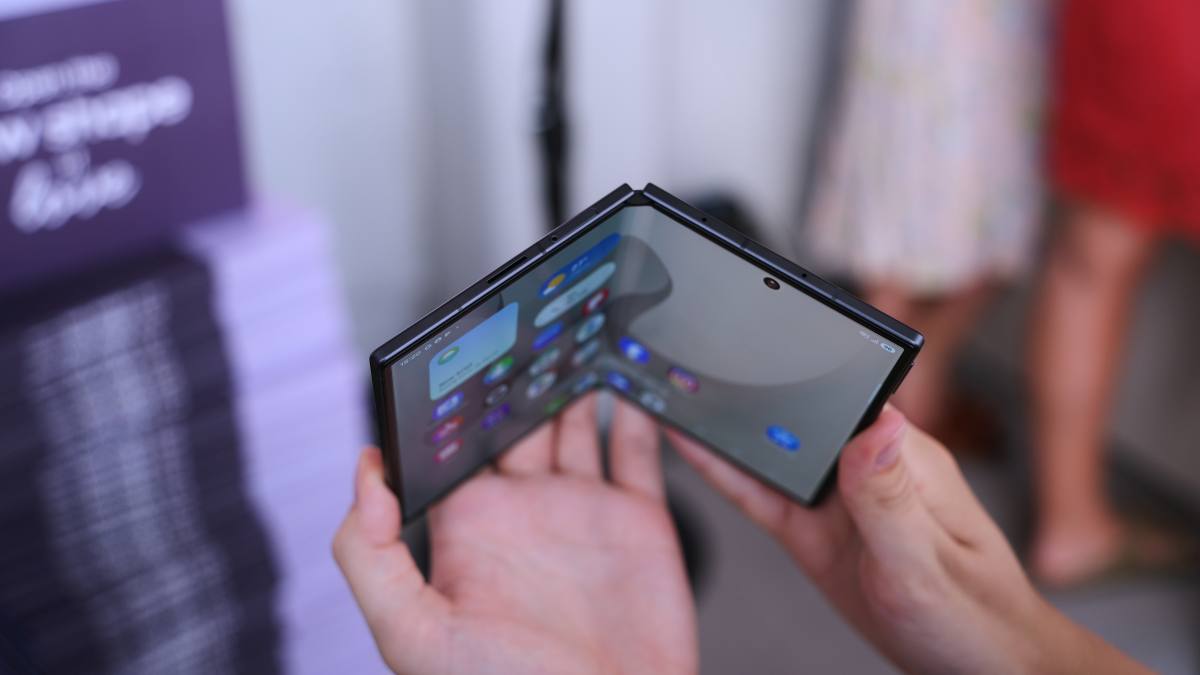 Galaxy-Z-Fold8 