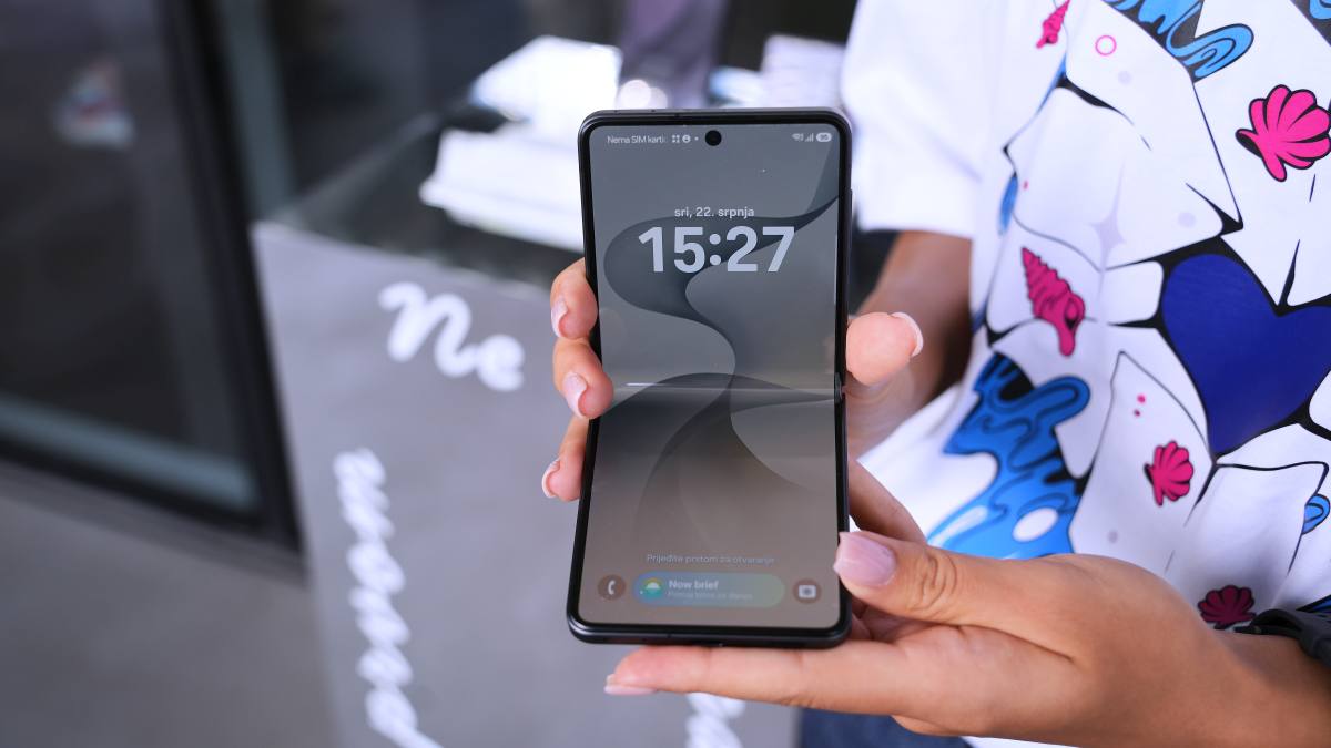 Galaxy-Z-Flip8