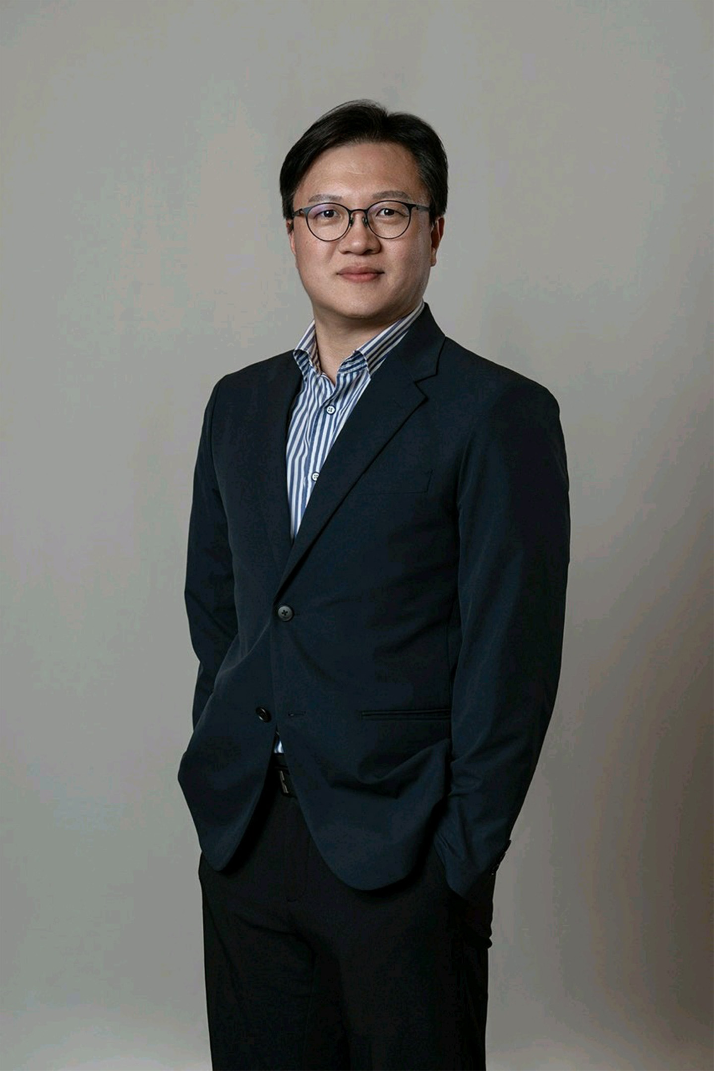 Sunghoon Moon, potpredsjednik i viši izvršni direktor Ureda za istraživanje i razvoj hardvera mobilnih telefona, u odjelu Mobile eXperience (MX) Business u tvrtki Samsung Electronics