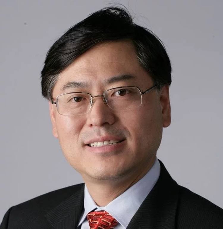 Predsjednik i CEO – Yuanqing Yang