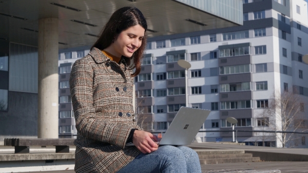 Prijenosno računalo za polizat prste - Microsoft Surface laptop Go