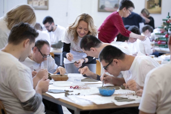 Samsung razveselio &scaron;tićenike Centra za rehabilitaciju Zagreb kreativnim radionicama i prigodnim darovima