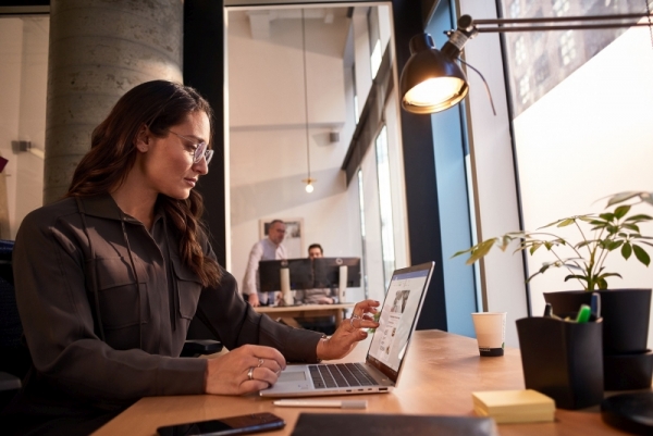 Istraživanje pokazalo da kori&scaron;tenje umjetne inteligencije za povećanje domi&scaron;ljatosti zaposlenika ubrzava vrijednost i učinak