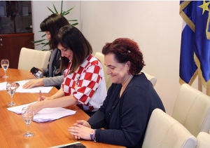 Teleoperateri partneri kurikularne reforme: 74 &scaron;kole dobivaju besplatan mobilni Internet (ali samo 2GB)