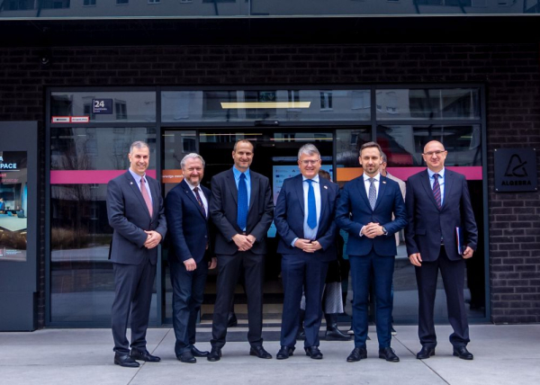 Europski povjerenik Schmit i ministar Piletić istaknuli Algebru kao primjer dobre prakse u kontinuiranom doprinosu trži&scaron;tu rada