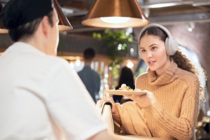 Sony predstavio nove WH-1000XM4, bežične slu&scaron;alice