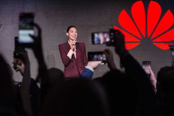 Gal Gadot je ambasadorica Huawei P20 serije pametnih telefona