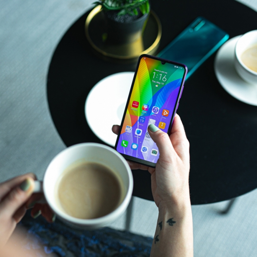 Povoljni uređaji sa snažnom baterijom, sjajnom kamerom i upečatljivim dizajnom