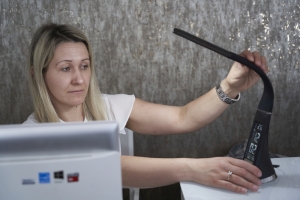 Kako učiniti radni stol ljep&scaron;im i ugodnijim? MeanIT L5 LED stolna svjetiljka