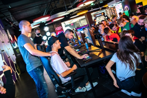 HoG powered by A1 najveća gaming dvorana otvorena uz najveće zvijezde regionalne YouTube scene