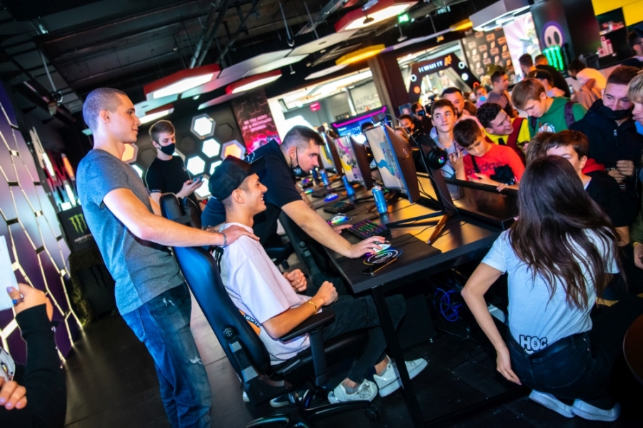 HoG powered by A1 najveća gaming dvorana otvorena uz najveće zvijezde regionalne YouTube scene