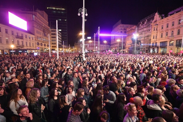 Drugi rođendan Magente 1 Hrvatski telekom je obilježio koncertom Tonyja Cetinskog uz vi&scaron;e od 40.000 ljudi